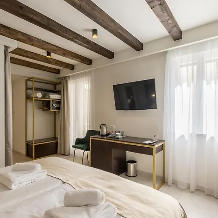 Sperone 4* سبليت